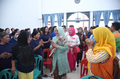 Peringati Hari Kartini di Lapas Perempuan, Nawal Lubis Borong Hasil Kerajinan Warga Binaan